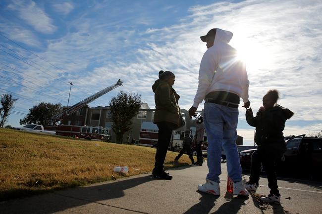 Woman in burning Dallas apartment drops baby to bystander | iNFOnews.ca