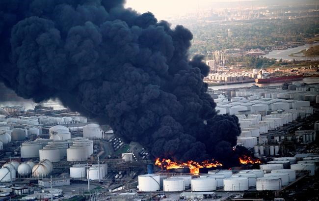 Cleanup underway after fire at Texas petrochemicals facility | iNFOnews.ca