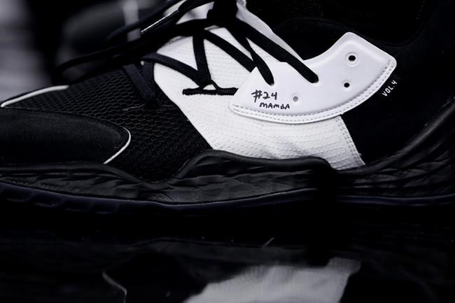 Raptors, Spurs share 24-second Bryant tributes; Toronto wins | iNFOnews.ca Raptors, Spurs share 24-second Bryant tributes; Toronto wins | iNFOnews.ca