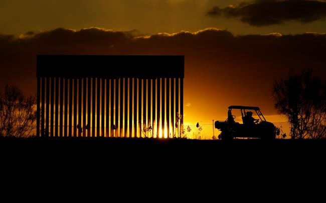 Biden is facing high hopes, tough choices on border wall | iNFOnews.ca