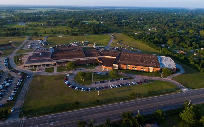 School year to begin at Texas school where gunman killed 10 | iNFOnews.ca School year to begin at Texas school where gunman killed 10 | iNFOnews.ca