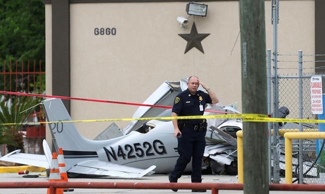 NTSB: 3rd landing attempt waved off by pilot in Texas crash | iNFOnews.ca