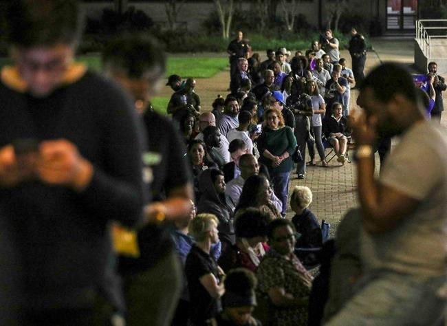 Long lines frustrate Houston voters in black neighbourhoods | iNFOnews.ca