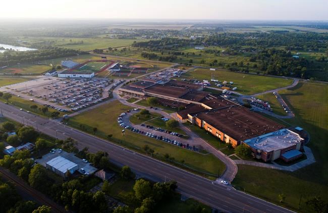 Mass school shootings mostly happening in small-town America | iNFOnews.ca