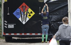 Dallas nurse's infection renews concern: Can all US hospitals safely treat Ebola patients? | iNFOnews.ca CP30264081