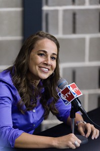 Spurs hire WNBA star Becky Hammon as an assistant in move hailed by many as step for women | iNFOnews.ca Spurs hire WNBA star Becky Hammon as an assistant in move hailed by many as step for women | iNFOnews.ca