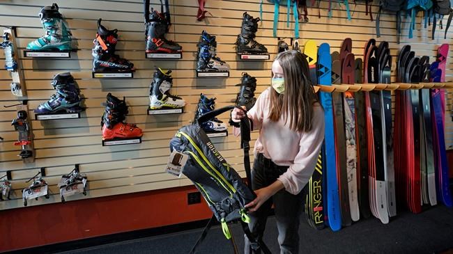 Safety issues mount as skiers hit backcountry in pandemic | iNFOnews.ca