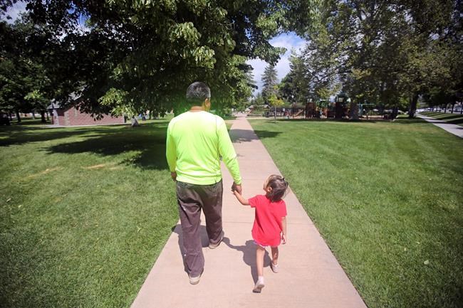 Guatemalan man recalls fear, agony of separation from child | iNFOnews.ca