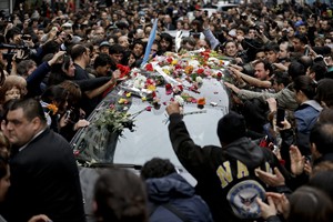 Family of Cerati holds funeral for Argentine rock star Cerati after thousands pay homage | iNFOnews.ca CP29769782