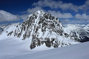 Three ice climbers found dead north of Whistler, B.C., near Vancouver: police | iNFOnews.ca CP31447620
