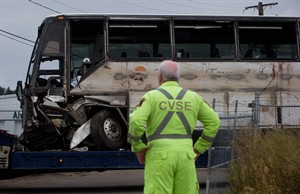 'Blood everywhere':
American family hurt in B.C. tour bus rollover recalls crash | iNFOnews.ca CP29682002