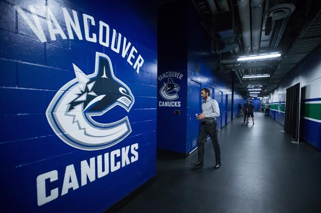 Sedin twins committed to Canucks' rebuild after another disappointing season | iNFOnews.ca