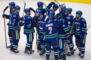 Bo Horvat, Ryan Miller lead the way as Canucks shut out Penguins 5-0 | iNFOnews.ca CP31812409