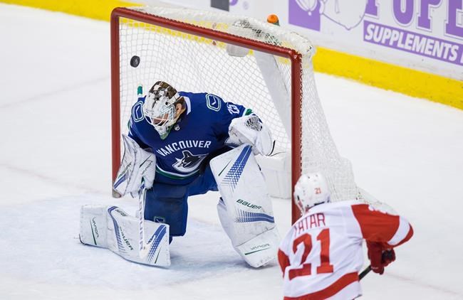 Tatar scores tiebreaking goal late in third to lift Red Wings over Canucks | iNFOnews.ca Tatar scores tiebreaking goal late in third to lift Red Wings over Canucks | iNFOnews.ca