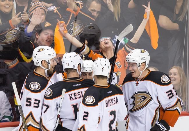 Kase Closed: Ondrej Kase's first NHL goal helps Ducks down Canucks 3-1 | iNFOnews.ca