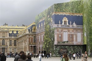 Selfie sticks: Versailles palace, Britain's National Gallery latest attractions to impose bans | iNFOnews.ca CP32239526