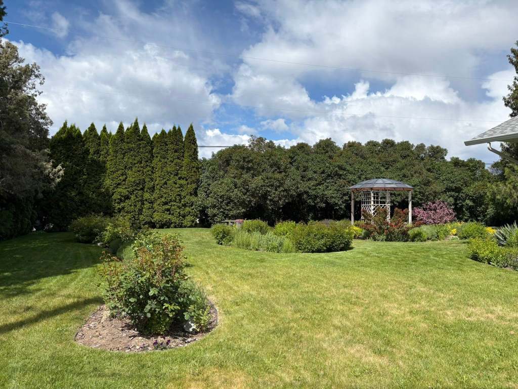 iN PHOTOS: Gardeners create beautiful backyard oases in Kamloops, Okanagan | iNhome iN PHOTOS: Gardeners create beautiful backyard oases in Kamloops, Okanagan | iNhome