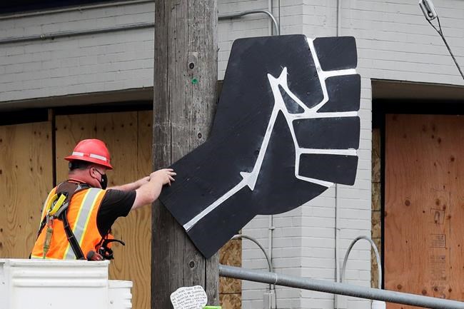 Seattle police forcibly clear 'lawless' protest zone | iNFOnews.ca