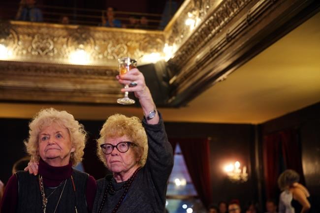 The Latest: Incumbent Supreme Court justices winning | iNFOnews.ca CP1136485532