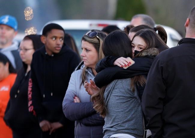 2 students shot, wounded near Washington state high school | iNFOnews.ca