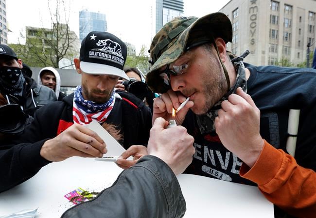 Arrests made as thousands rally in US for and against Trump | iNFOnews.ca Arrests made as thousands rally in US for and against Trump | iNFOnews.ca