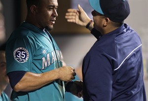 Iwakuma pitches 7 innings as Seattle Mariners top Texas Rangers 6-3 | iNFOnews.ca CP20200734