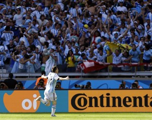 Klose puts his name in World Cup record books, Messi puts Argentina into next round in Brazil | iNFOnews.ca CP28852318