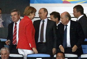 Stars of politics, sport, music fill up the VIP seats to see World Cup final | iNFOnews.ca CP29125668