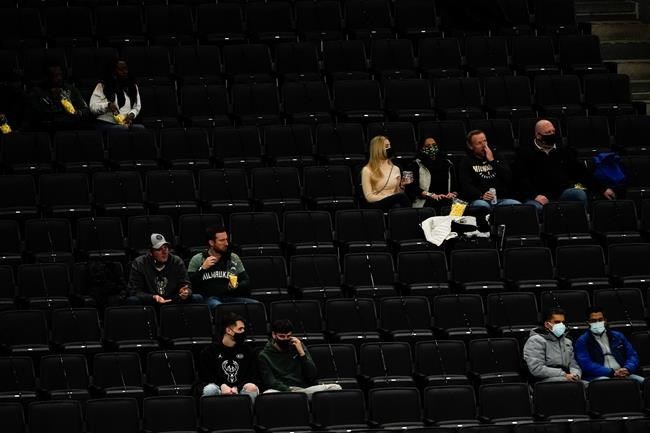 Raptors beat Bucks 124-113 despite losing Lowry to injury | iNFOnews.ca