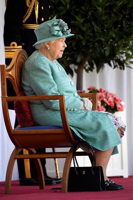 Queen Elizabeth's birthday marked with smaller ceremony | iNFOnews.ca Queen Elizabeth's birthday marked with smaller ceremony | iNFOnews.ca