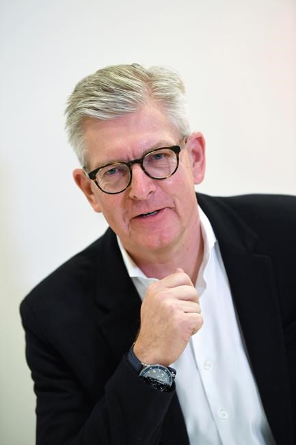 No handshakes at meet and greet? Tech show adapts to virus | iNFOnews.ca