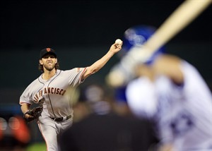 Big Game Giants: Bumgarner dominates, San Fran roughs up Royals 7-1 in World Series opener | iNFOnews.ca CP30377377