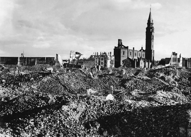 Once-drab Warsaw changed by wealth into booming modern city | iNFOnews.ca