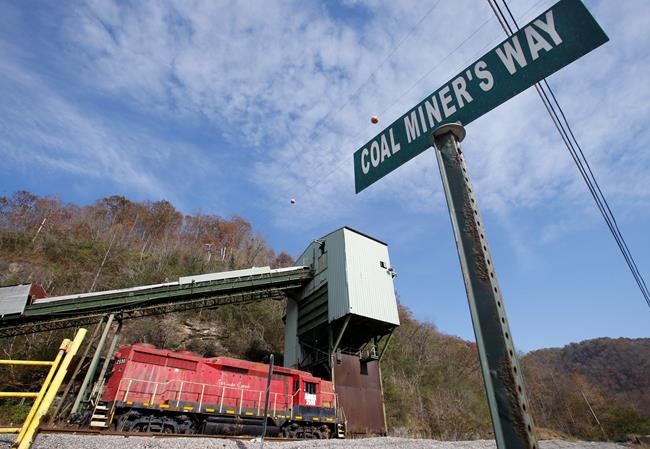 Trump's vow to bring back coal gives hope to weary regions | iNFOnews.ca CP1162059693