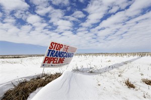 With Senate vote nearing, supporters of oil pipeline seek last vote needed to approve it | iNFOnews.ca CP30746018