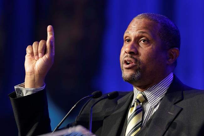 Jury decides Tavis Smiley must pay PBS in #MeToo dispute | iNFOnews.ca