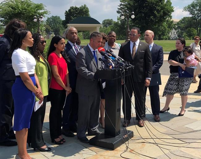 Sharpton, other leaders plan to visit children at border | iNFOnews.ca CP645982747