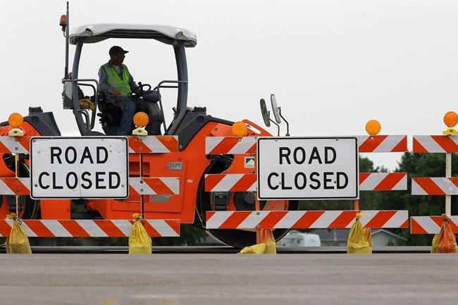 Potholes ahead for Trump's upcoming public works proposal | iNFOnews.ca