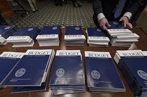 CBO: Growing economy to help budget deficit shrink to lowest level since Obama took office | iNFOnews.ca CP31638562