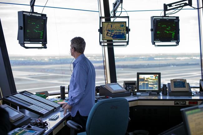 Trump calls for privatizing air traffic control operations | iNFOnews.ca