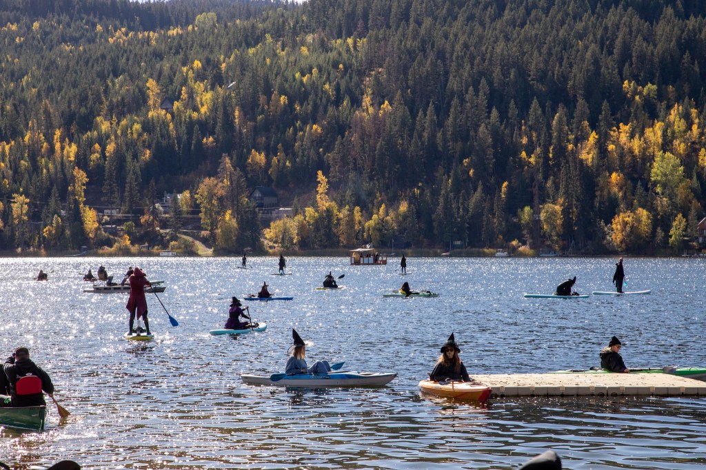 iN PHOTOS: Witches paddles brewing in Okanagan, Kamloops | iNFOnews.ca