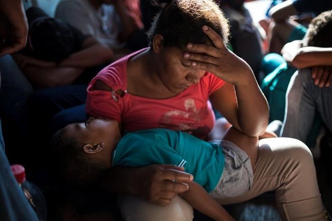 Heat, exhaustion, illness: 1 day with the migrant caravan | iNFOnews.ca Heat, exhaustion, illness: 1 day with the migrant caravan | iNFOnews.ca