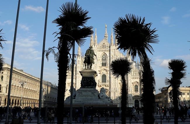 Milano Vice? Palm trees near Milan's cathedral spark debate | iNFOnews.ca Milano Vice? Palm trees near Milan's cathedral spark debate | iNFOnews.ca