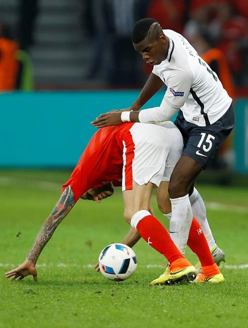 Ripped shirts, a burst ball as France draws 0-0 with Swiss | iNFOnews.ca Ripped shirts, a burst ball as France draws 0-0 with Swiss | iNFOnews.ca