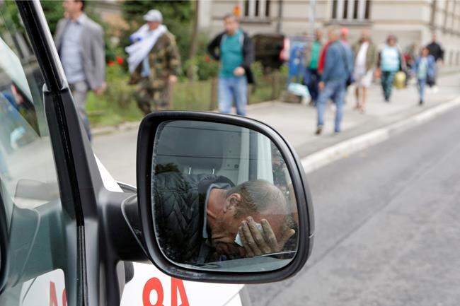 Bosnia police clash with protesting war veterans | iNFOnews.ca Bosnia police clash with protesting war veterans | iNFOnews.ca