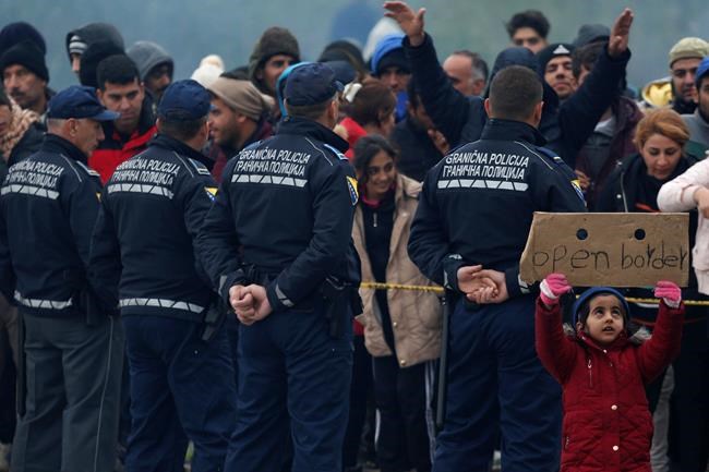 Bosnia: Police say 3 migrants, 3 officers hurt in skirmishes | iNFOnews.ca Bosnia: Police say 3 migrants, 3 officers hurt in skirmishes | iNFOnews.ca
