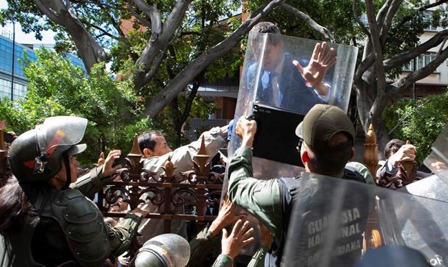 AP Explains: Venezuela crisis deepens with congress takeover | iNFOnews.ca AP Explains: Venezuela crisis deepens with congress takeover | iNFOnews.ca