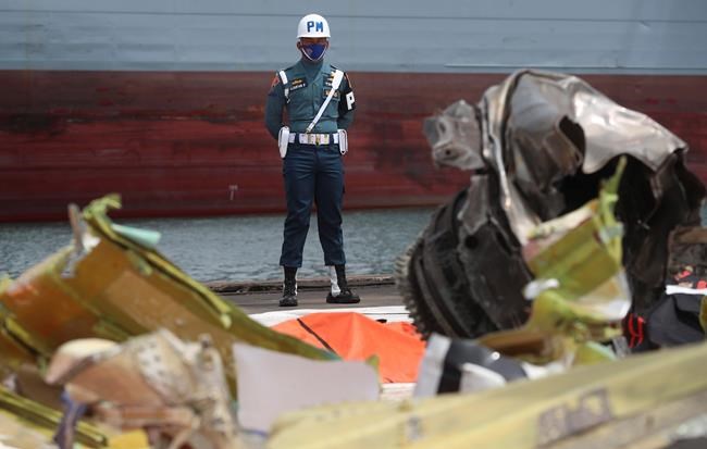 Indonesian divers find parts of crashed plane's black box | iNFOnews.ca Indonesian divers find parts of crashed plane's black box | iNFOnews.ca