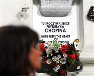 Medical experts say composer Frederic Chopin's preserved heart bears signs of tuberculosis | iNFOnews.ca CP29924694