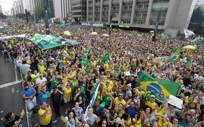 Thousands gather in support of Brazil's far-right candidate | iNFOnews.ca